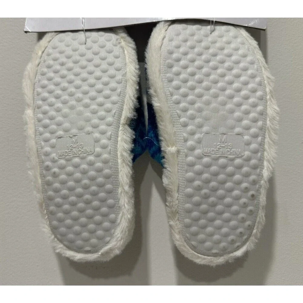 Vee Vee girl size M 12/13 slip on blue slippers geometric heart print and bow